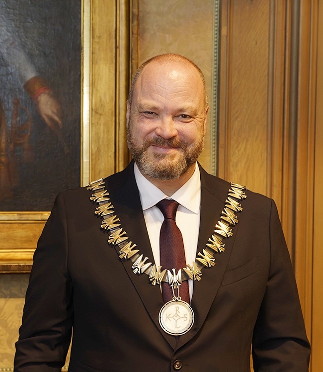 Oberbürgermeister Dr. Michael Ziemons